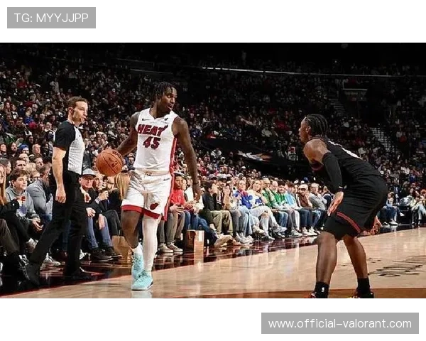 热火127-117击败76人,新援鲍威尔砍下32分 热火127-117击败76人,新援鲍威尔砍下32分